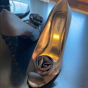 Bisou Bisou Twisted Floral Heel